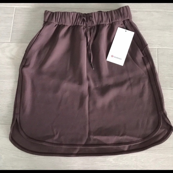lululemon athletica Dresses & Skirts - LULULEMON ON THE FLY SKIRT WOVEN 6 PURPLE lululemon athletica Dresses & Skirts - LULULEMON ON THE FLY SKIRT WOVEN 6 PURPLE